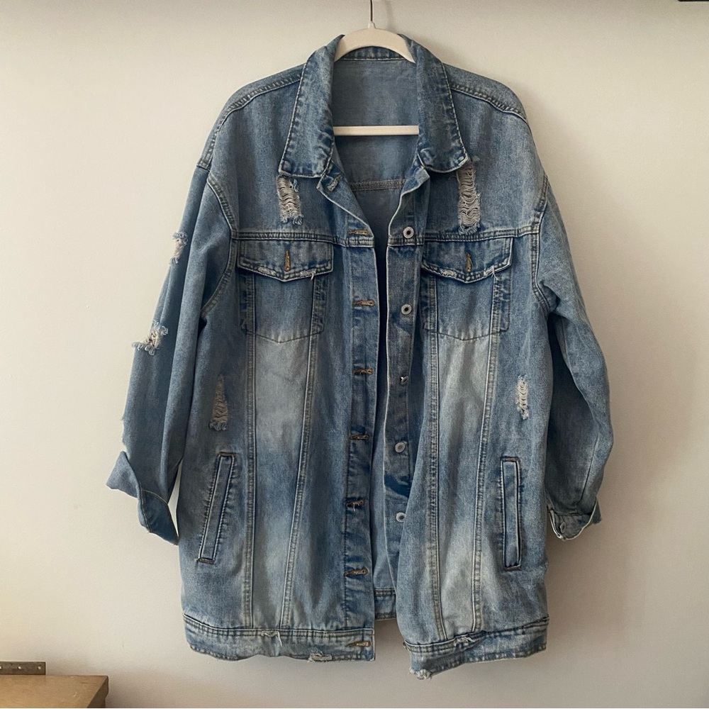 Classic Oversized Light Blue Distressed Denim Jacket (Size XXL)